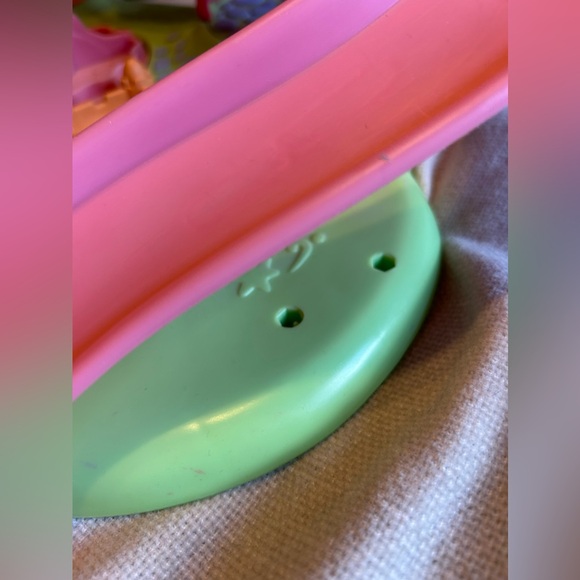 Littlest Pet Shop whirl around playground - Picture 12 of 14